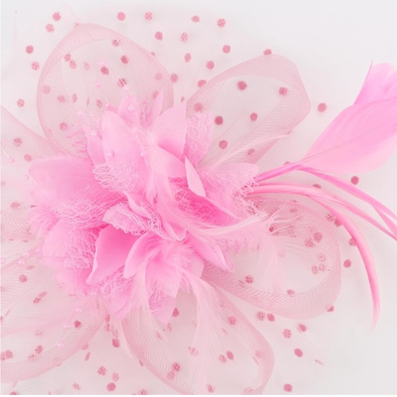 Pink fascinator hat headband head piece flower feather derby clip net - Picture 7 of 11